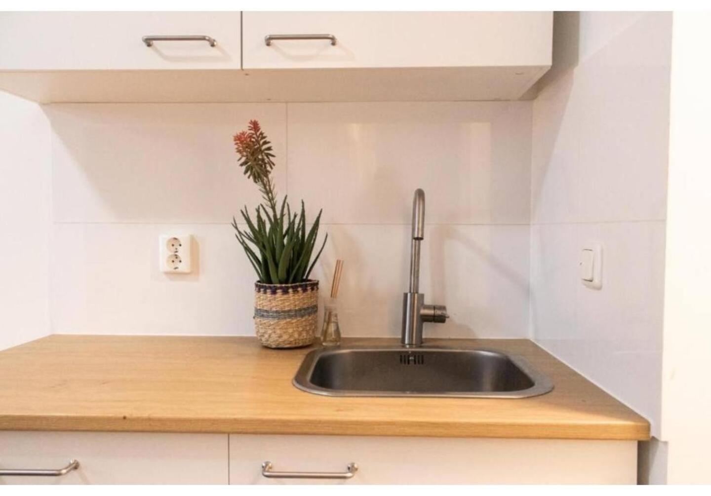 Cozy Near Hotspots W Kitchen Access Ferienhaus *